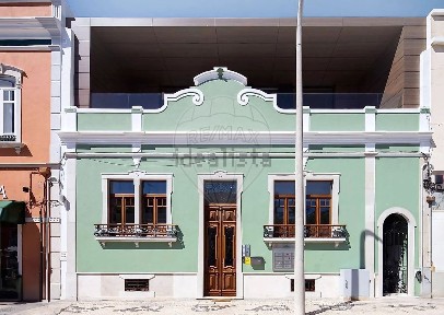 São Clemente, Centro Este da Cidade de Loulé, Avenida José da Costa Mealha