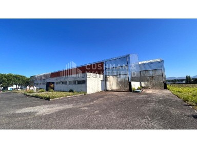 Armazém à venda na Travessa Primeiro de Maio