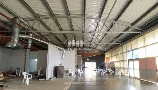 Espaço comercial à venda em Subportela - Deocriste - Portela Susã