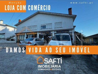 Espaço comercial à venda na Rua 10 de Agosto
