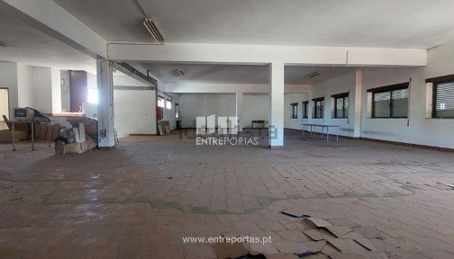 Espaço comercial à venda em Perre