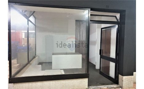 Espaço comercial à venda na Rua Cerqueira Gomes