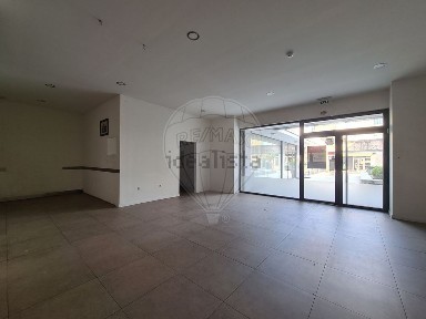 Espaço comercial à venda em Ponte da Barca