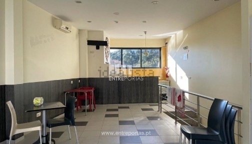 Espaço comercial à venda na Meadela