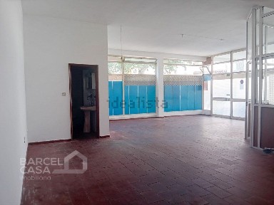 Arrendamento de espaço comercial em Arcozelo