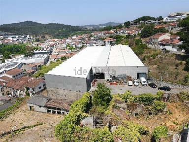 Arrendamento de armazém em Creixomil