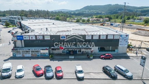 Arrendamento de espaço comercial na Rua Monte da Gandra, 139