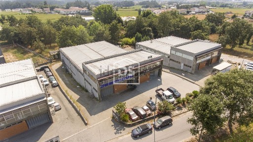 Arrendamento de armazém em Manhente