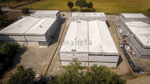 Arrendamento de armazém em Manhente