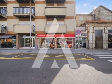 Arrendamento de espaço comercial na Alameda Doutor Alfredo Pimenta