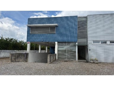 Arrendamento de armazém na Travessa Couto de Manhente