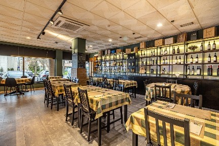 Restaurante para trespasse na Rua Luís António Correia, 101