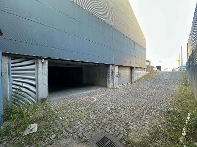 Arrendamento de armazém na Rua do Progresso s/n
