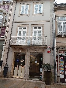 Arrendamento de armazém na Rua António Barroso