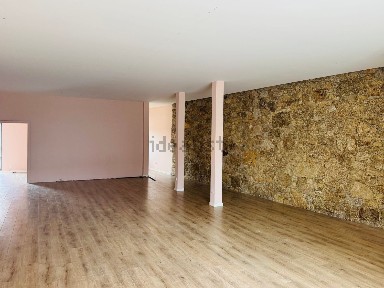 Arrendamento de espaço comercial na Rua Filipa Borges