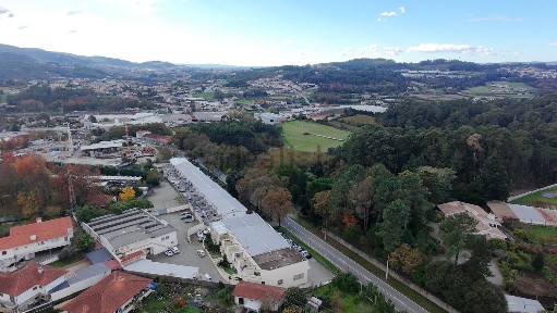 Arrendamento de espaço comercial na Rua de Vila Moura