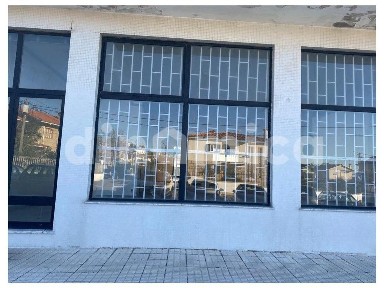 Arrendamento de espaço comercial na Rua da Autarquia