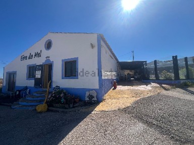 Restaurante para trespasse na Estrada do Castelejo