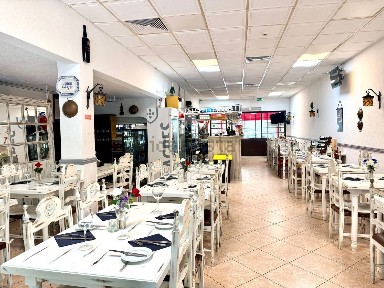 Arrendamento de espaço comercial na Avenida Francisco Sá Carneiro