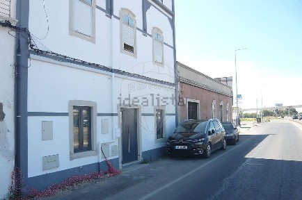 Arrendamento de espaço comercial na Arneiro - Braciais - Patacão