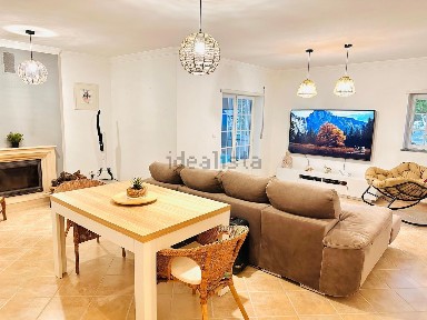 Apartamento T3 à venda na Praça Vitorino Nemésio
