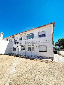 Apartamento T2 à venda no Largo de São João