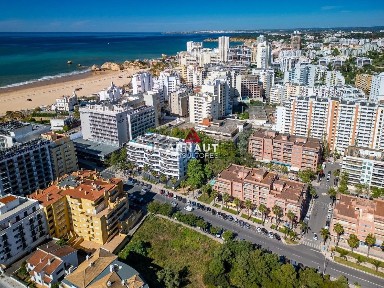 Portimão, Praia da Rocha, Avenida Tomás Cabreira