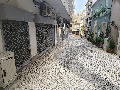 Arrendamento de espaço comercial em Zona Ribeirinha