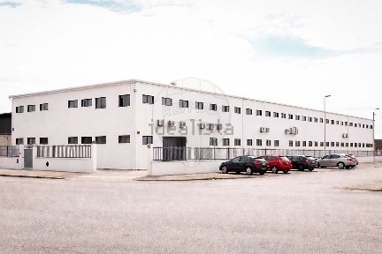 Armazém à venda na Foros de Amora