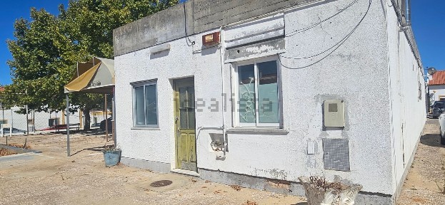 Espaço comercial à venda no Bairro Atalaia Norte, 188