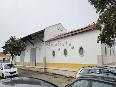 Espaço comercial à venda no Largo da Boa Vista