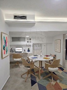Espaço comercial à venda na Praça Lopes Graça