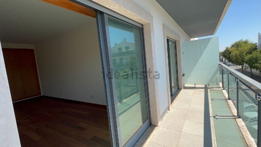 Apartamento T4 à venda em Santiago Maior e São João Baptista