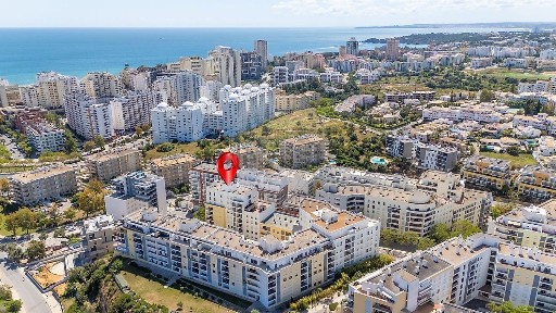 Arrendamento de espaço comercial na Estrada da Rocha