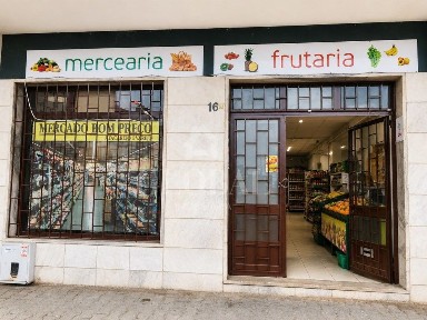 Espaço comercial à venda na Cruz de Pau