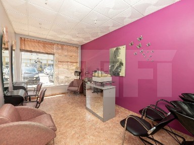 Espaço comercial à venda na Rua Ivone Silva