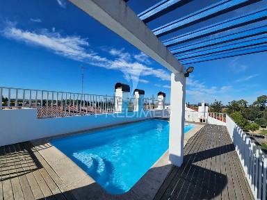 Apartamento T3 à venda em Santiago Maior e São João Baptista
