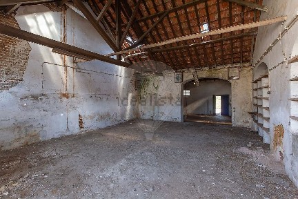 Armazém à venda em Alcácer do Sal (Santa Maria do Castelo)