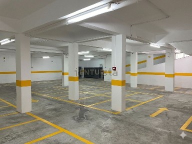 Armazém à venda na Rua José da Silva Mendes, 21