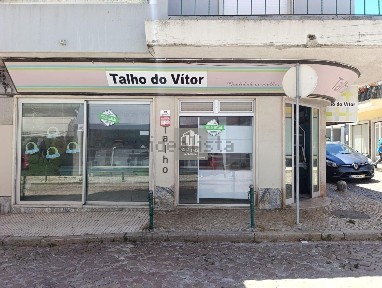 Espaço comercial à venda na Travessa António Martins, 11
