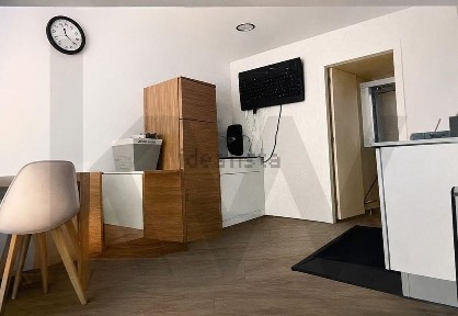 Espaço comercial à venda na Rua Gil Eanes s/n