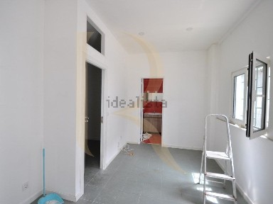 Espaço comercial à venda na Foros de Amora