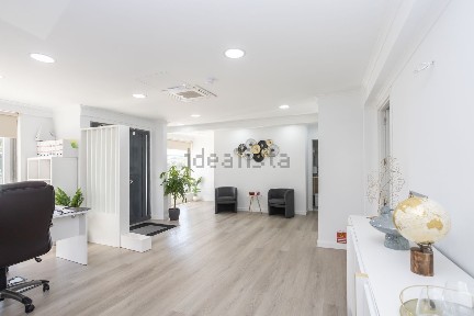 Espaço comercial à venda na Praceta Cidade do Montijo, 1