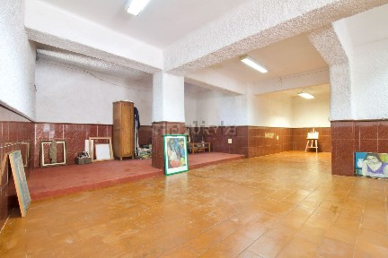 Espaço comercial à venda na Rua Elias Garcia, 29