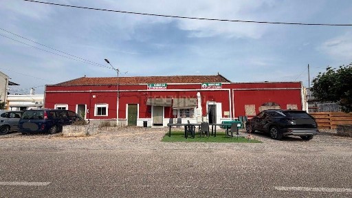 Espaço comercial à venda na Avenida 25 de Abril, 10, 12,14