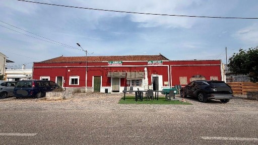 Espaço comercial à venda na Avenida 25 de Abril, 10, 12,14
