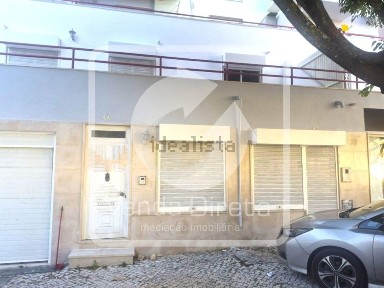 Espaço comercial à venda na Praça Barril de Alva, 4 a