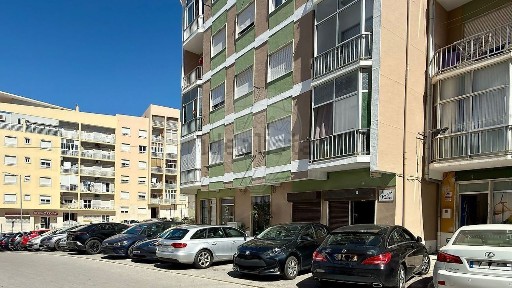 Espaço comercial à venda na Arangues - Pinheirinhos