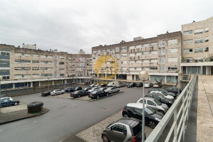 Fânzeres e São Pedro da Cova, Centro de Fânzeres, Rua Maria Justina, 64
