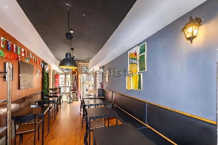 Espaço comercial à venda na Rua das Taipas, 8